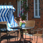 Terrasse mit Strandkorb